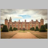 Blickling Hall, photo by Bs0u10e01 on Wikipedia.jpg